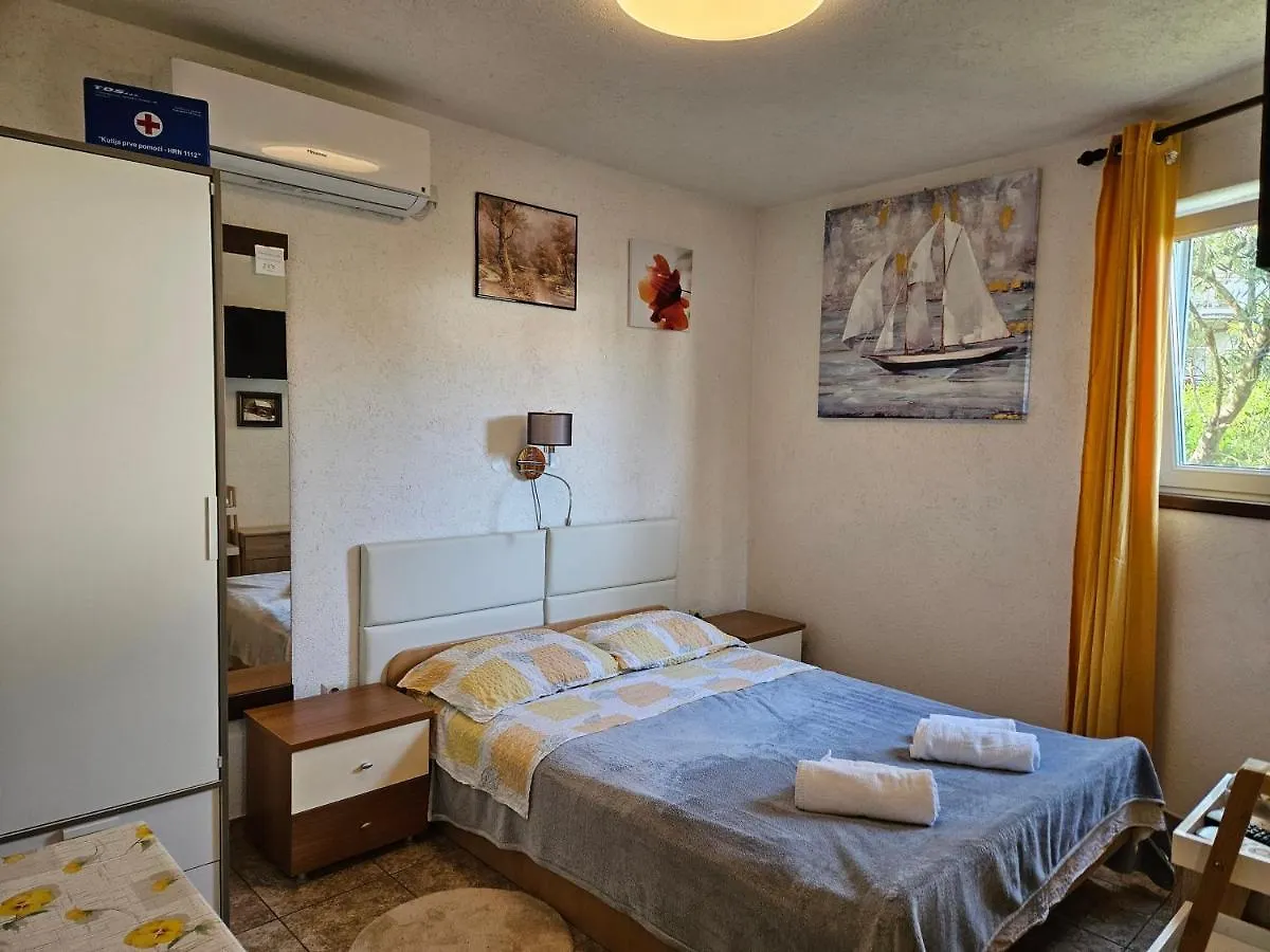 Apartments Ivan Malinska