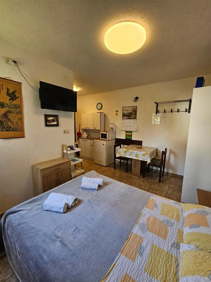 Apartments Ivan 말린스카 0*,  크로아티아
